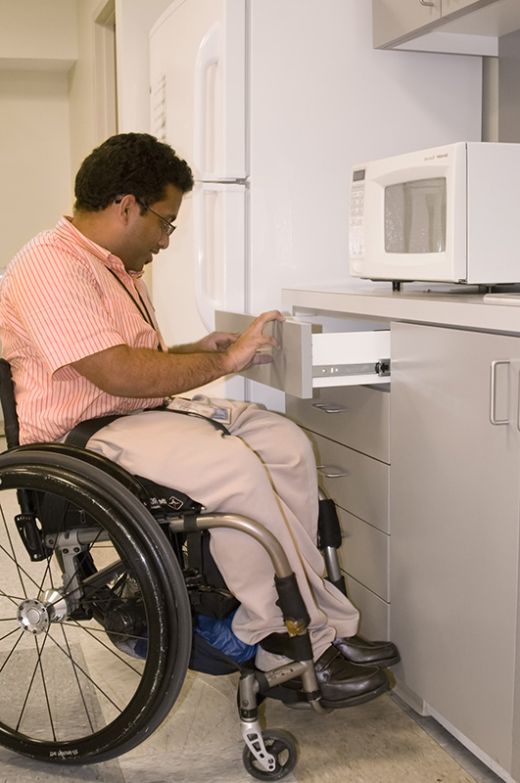 Nos aides à domicile vous accompagnent dans vos taches du quotidien Nos aides à domicile vous accompagnent dans vos taches du quotidien
